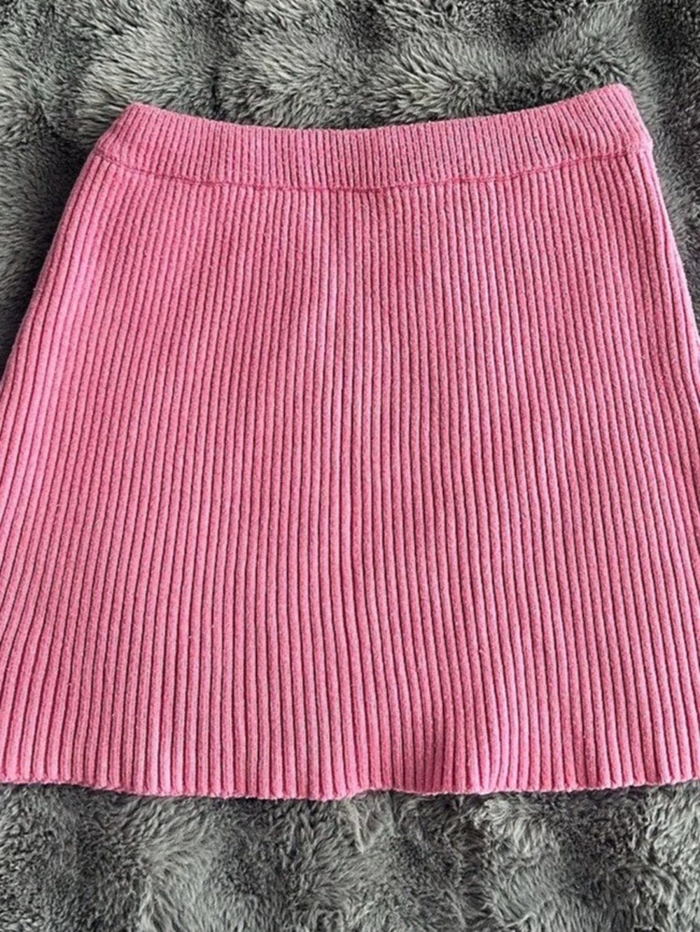 Zara Ribbed Mini Skirt 
*50$ FOR SWEATER + SKIRT SET CHECK PAGE FOR MORE INFO